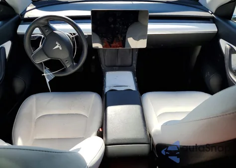 2022 Tesla Model Y z USA, uszkodzony, nr VIN 7SAYGDEEXNF342853